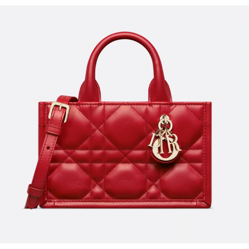 Sac Dior Book Tote Mini Macrocannage couleur rouge