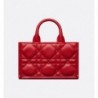 Sac Dior Book Tote Mini Macrocannage couleur rouge